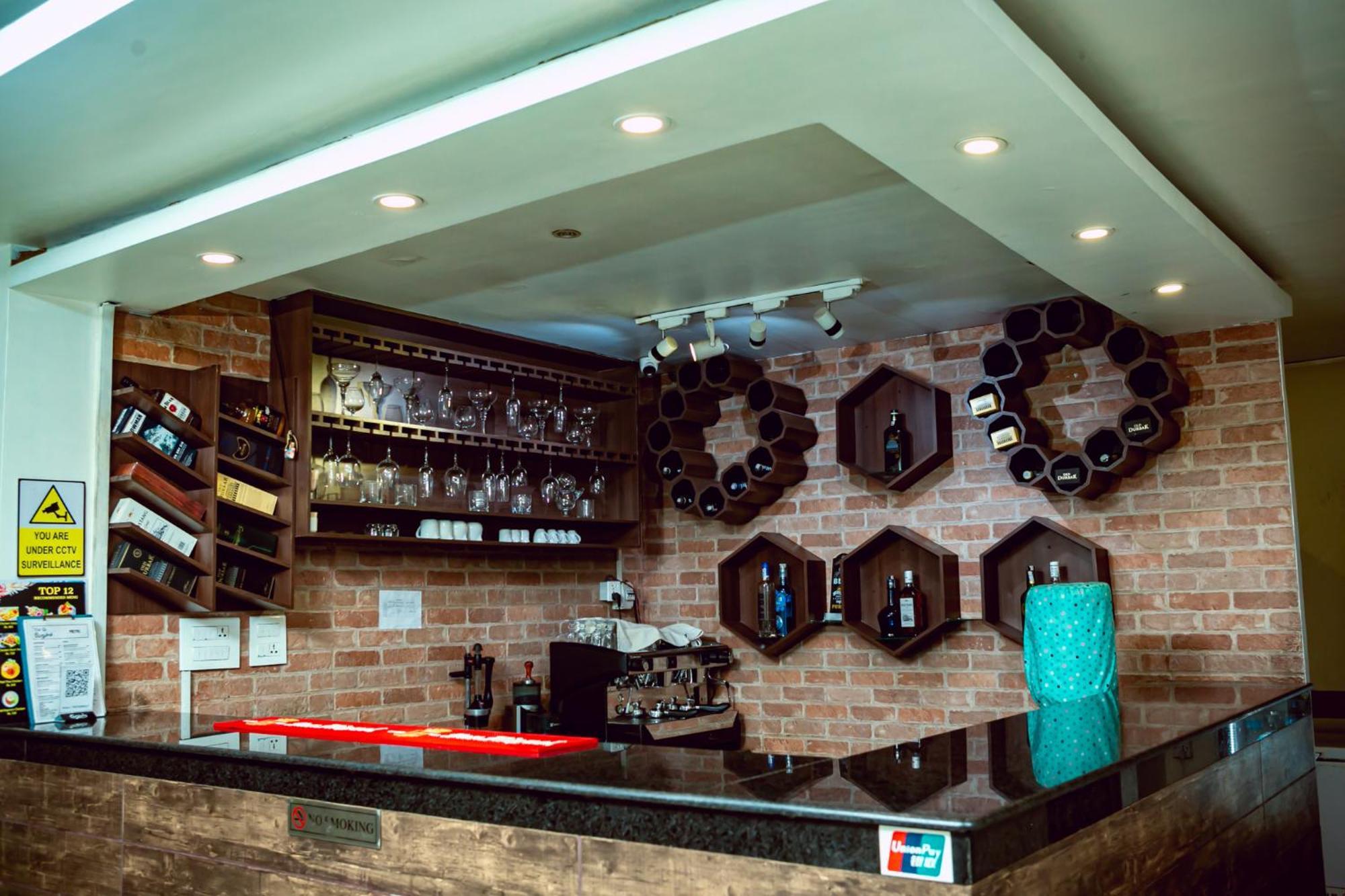 Vannasut Hotel And Spa Kathmandu Buitenkant foto